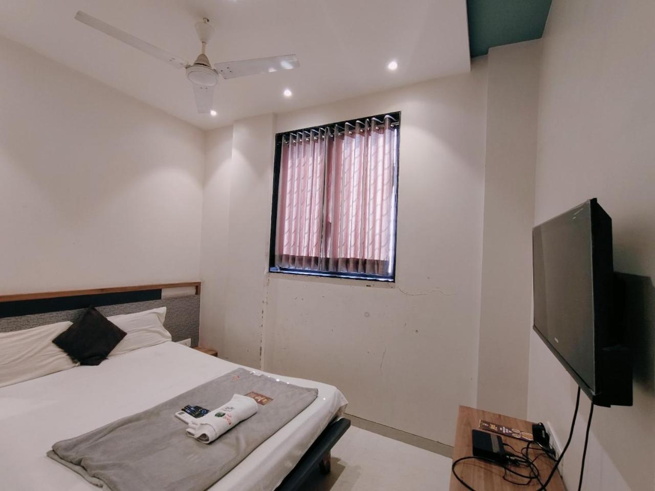 Hotel Pragati Inn Ahmednagar Exterior foto