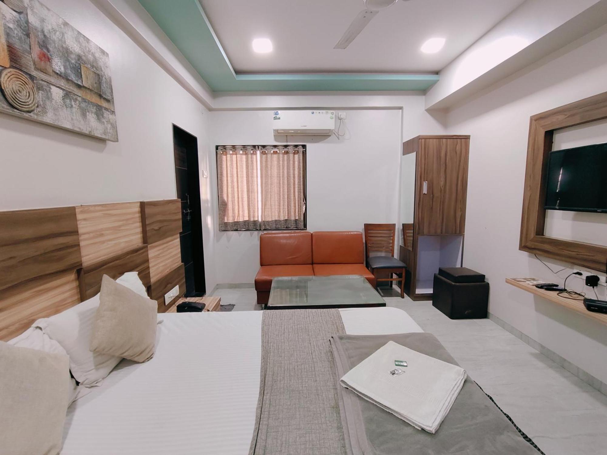 Hotel Pragati Inn Ahmednagar Exterior foto
